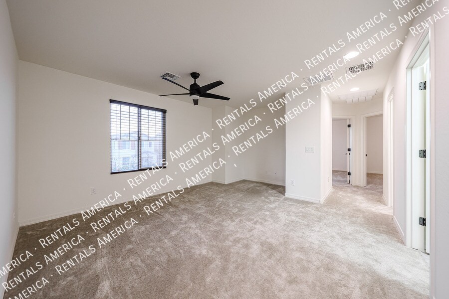 Building Photo - 4215 S 58th Ln