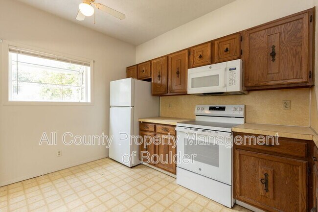 Building Photo - 841 Crisman Dr