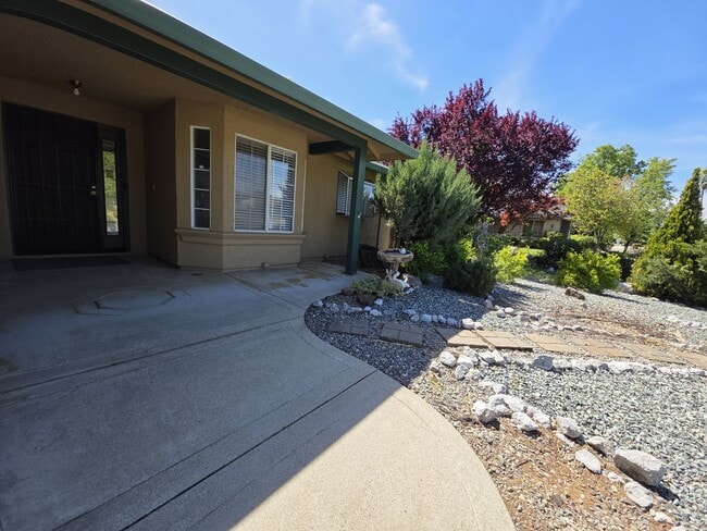 Building Photo - 3179 Sunglow Dr