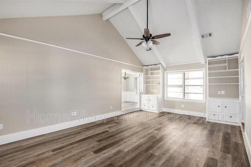 Building Photo - 12510 Old River Dr