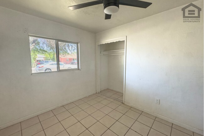 Building Photo - 4Bed/2Bath House at Glendale Ave/19th Ave! Ready for Immediate Move-In! – RV GATE! NO HOA!