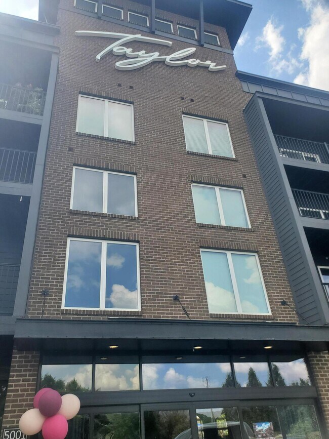 Building Photo - 5001 Olentangy River Rd