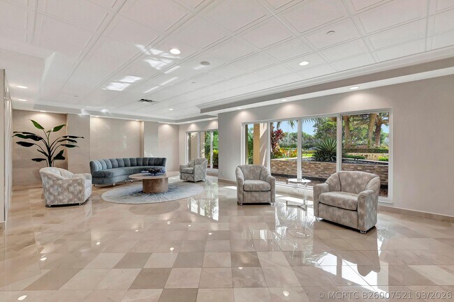Building Photo - 4301 N Ocean Blvd