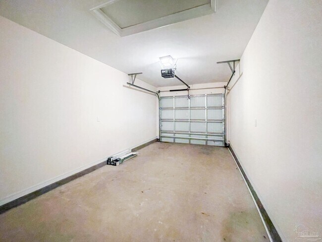 Building Photo - 5853 Bilek Dr