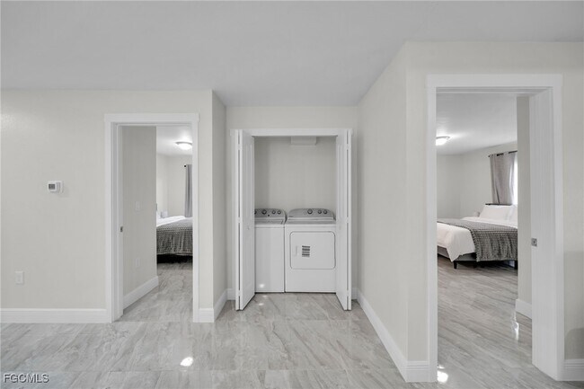 Building Photo - 901 Albany Ave