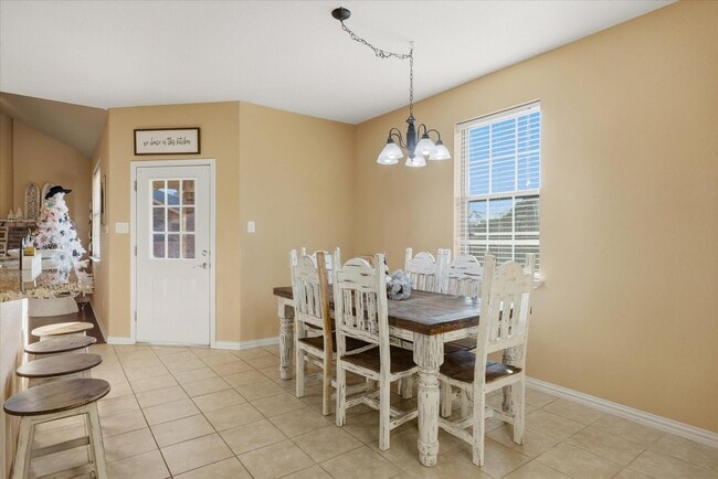 Building Photo - 1720 Elk Run Dr