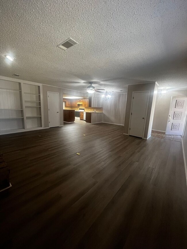 Building Photo - 4802 Skywood Dr