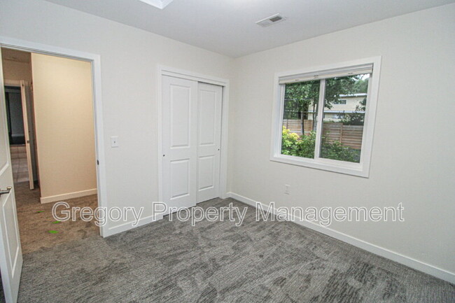 Building Photo - 19547 53rd Ave NE