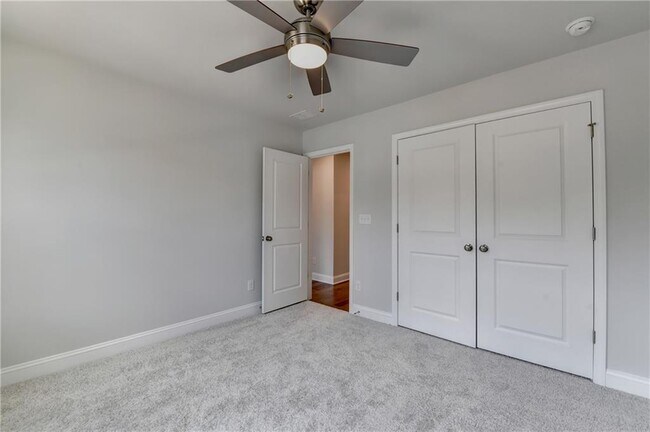 Building Photo - 400 Renwood Trl