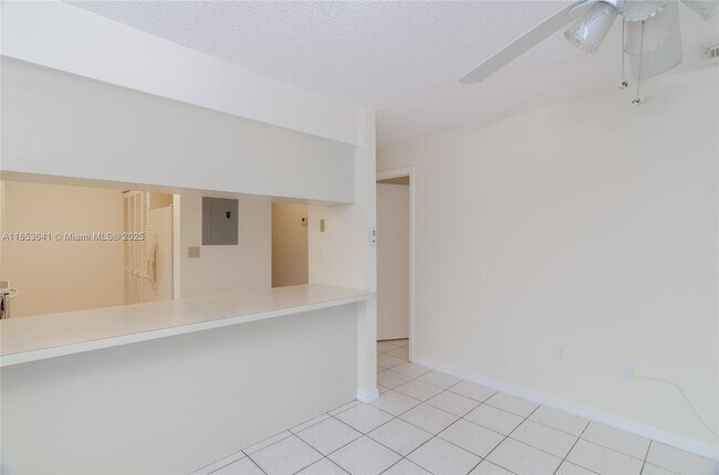 Building Photo - 3373 SW 28th Terrace