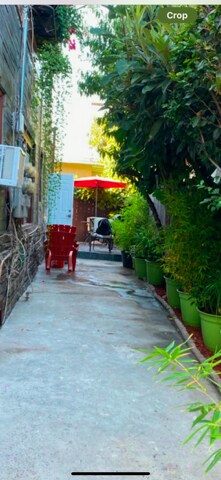 Building Photo - 5919 Lexington Ave