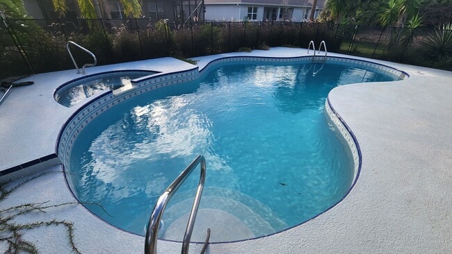 Building Photo - 1521 Barber St