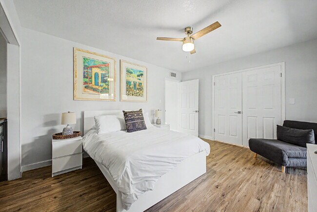 Building Photo - Furnished Luxury Condo in Guard-Gated Casa Del Monte | Prime Old Town Scottsdale Location
