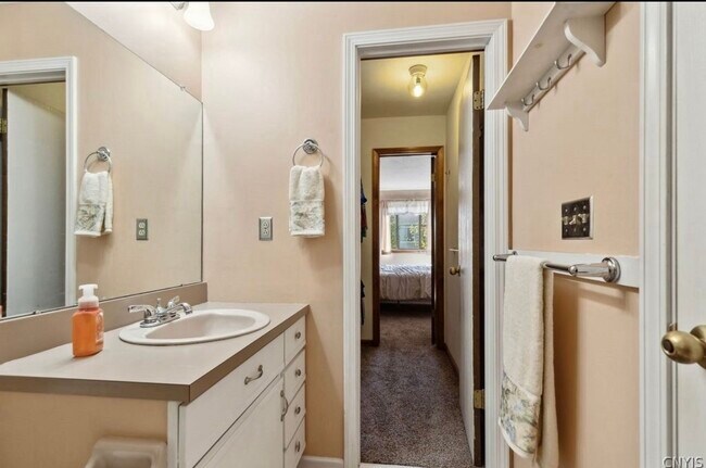Building Photo - 8253 Honeysuckle Dr