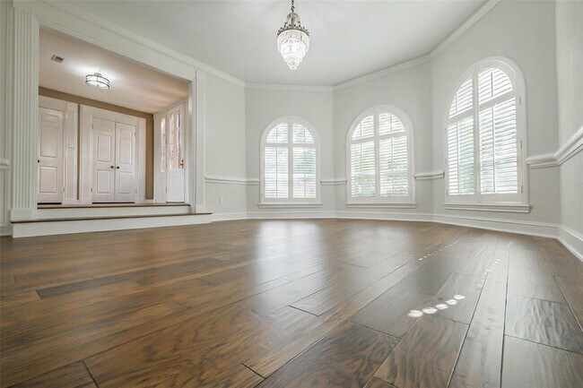 Building Photo - 1319 Hannington Dr