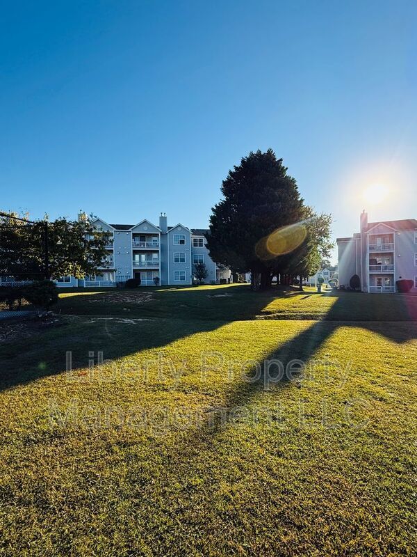 Building Photo - 274 Waterdown Dr