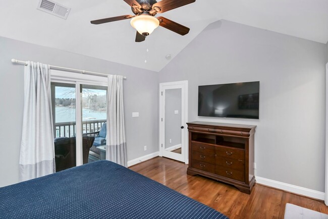 Building Photo - Fully Furnished Mid Term Lease