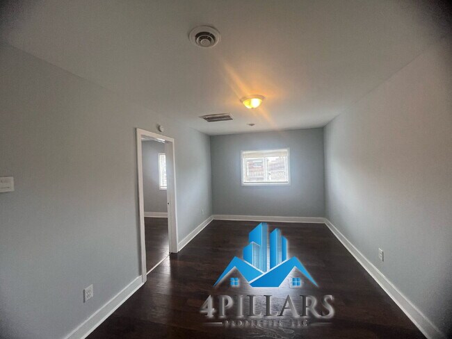 Building Photo - 1120 W 150th St