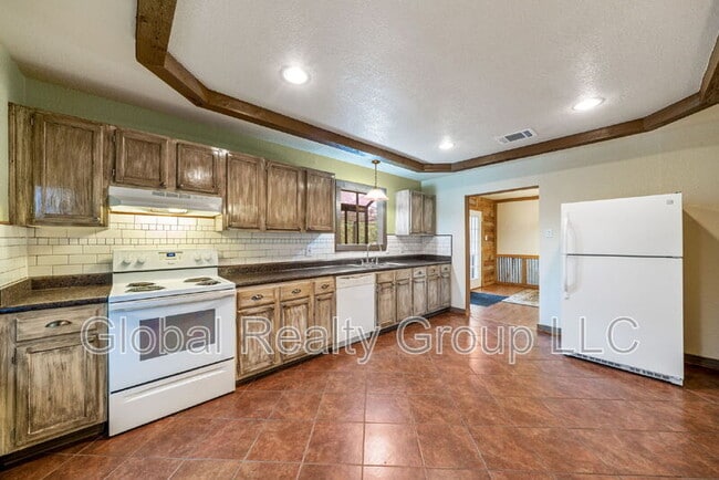 Building Photo - 153 Oak Valley Dr