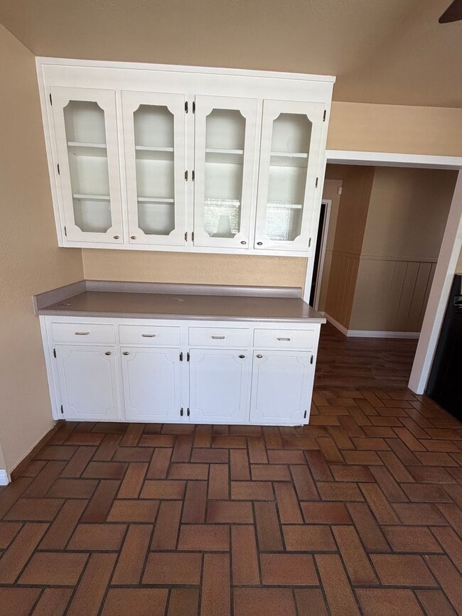 Building Photo - 3 bedroom home in Shasta Lake City