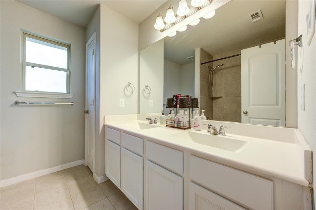 Building Photo - 30434 Butternut Oak Ln