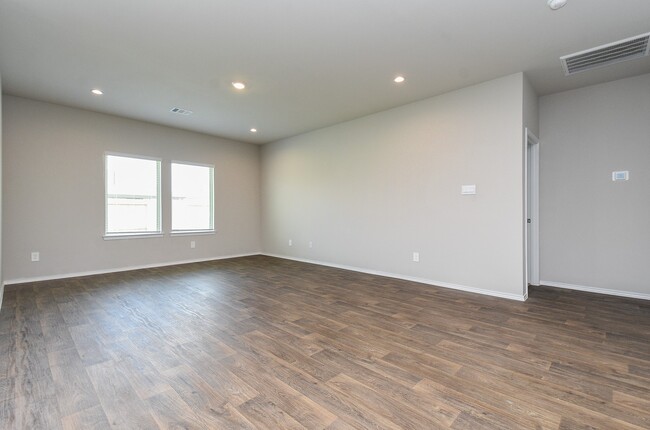 Building Photo - 40530 Birch Shadows Ct