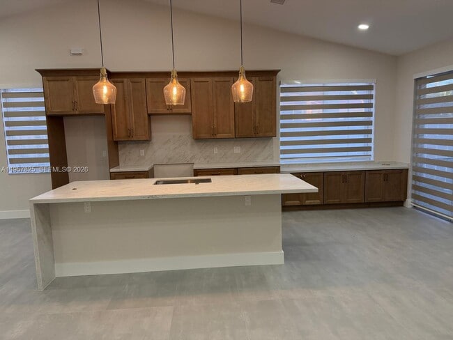 Building Photo - 755 Falling Water Rd