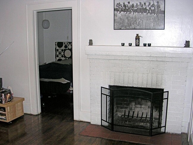 Building Photo - 615 S Mills Ave