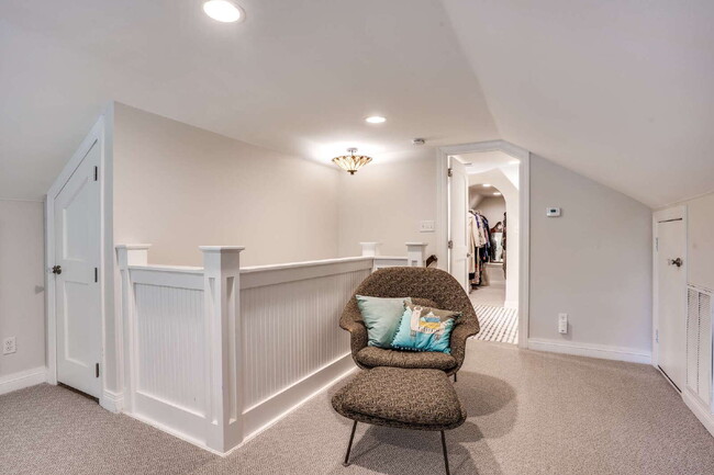 Building Photo - A Stunning, Updated Home in the heart of Dallas