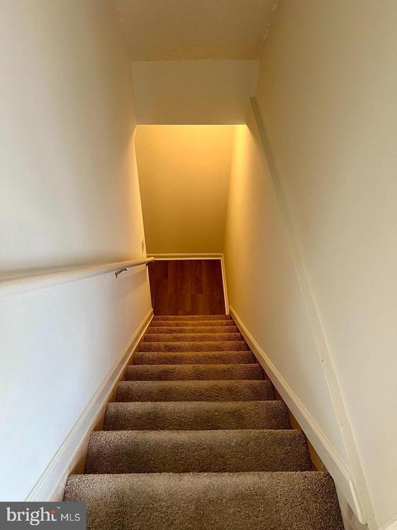 Building Photo - 407 Carnaby St
