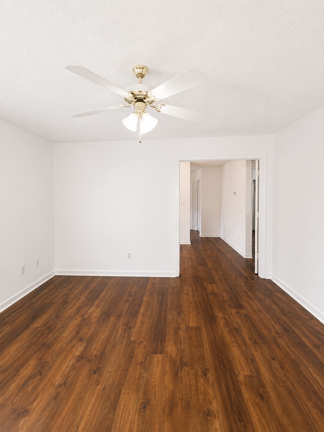 Building Photo - The Kind of Home You Walk into and Instantly Picture Yourself Living In