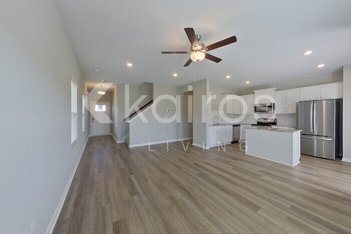 Building Photo - 874 Silent Barge Cv