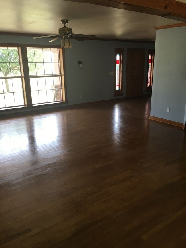 Building Photo - Mayfield