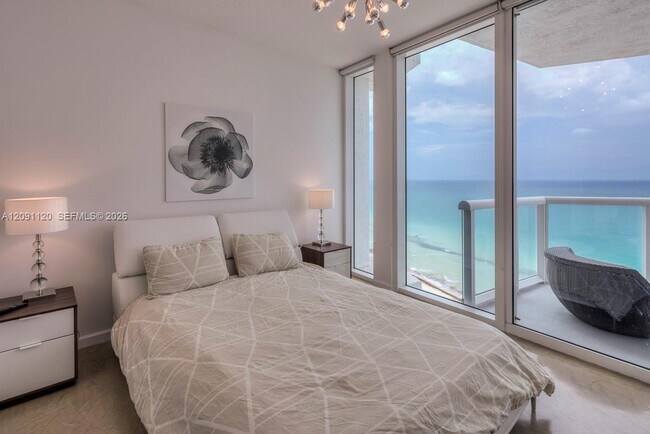 Building Photo - 6515 Collins Ave