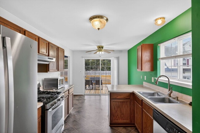 Building Photo - 9137 Granite Ct