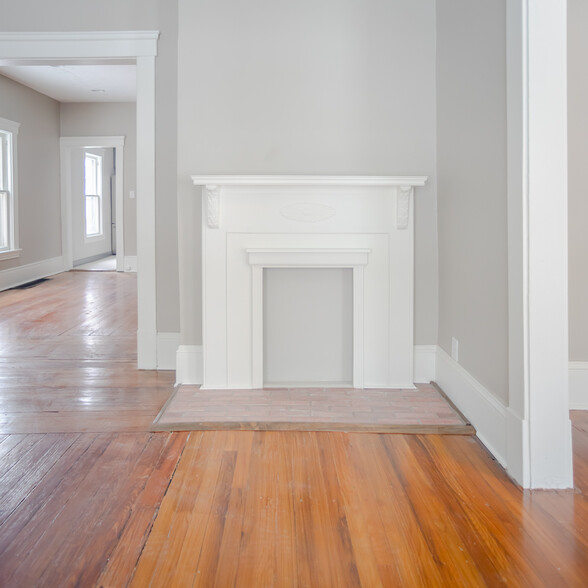 living room - 1306 Belle Ave