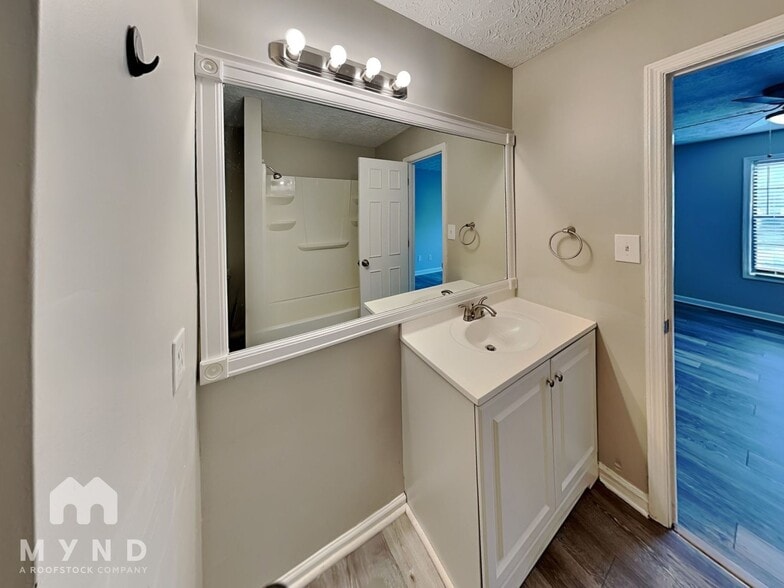 Building Photo - 4395 Coopers Creek Dr SE