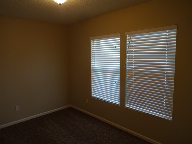 Building Photo - 11869 Hayden Lakes Cir