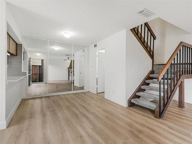 Building Photo - 333 Melrose Dr