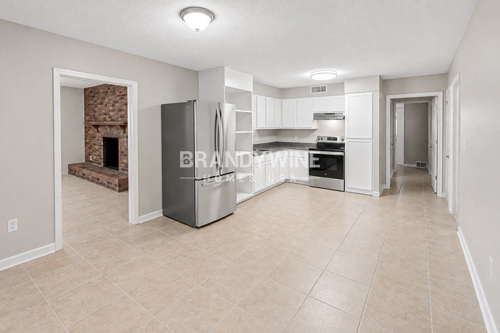 Building Photo - 2893 Knightway Rd