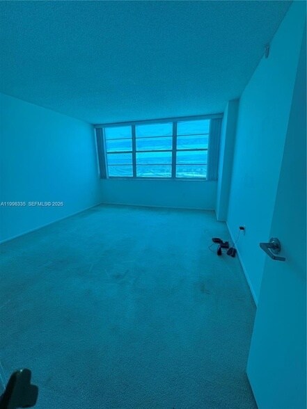Building Photo - 18011 Biscayne Blvd