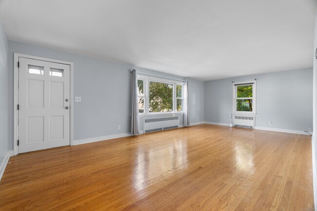 Building Photo - 228-230 Jennings Rd