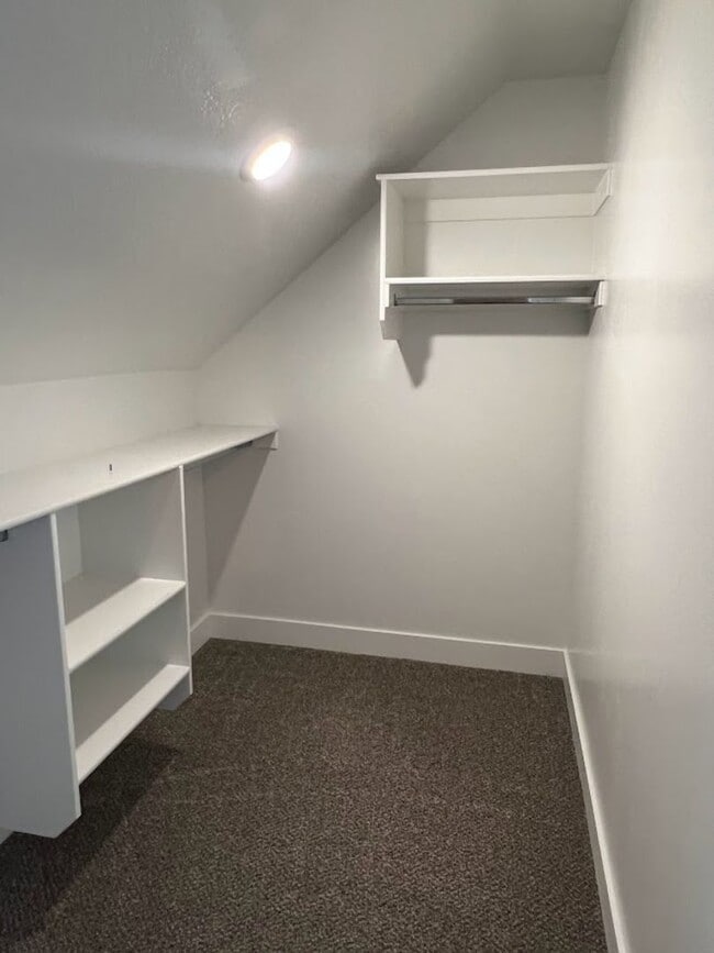 Building Photo - 1511 W Pyrite Ln