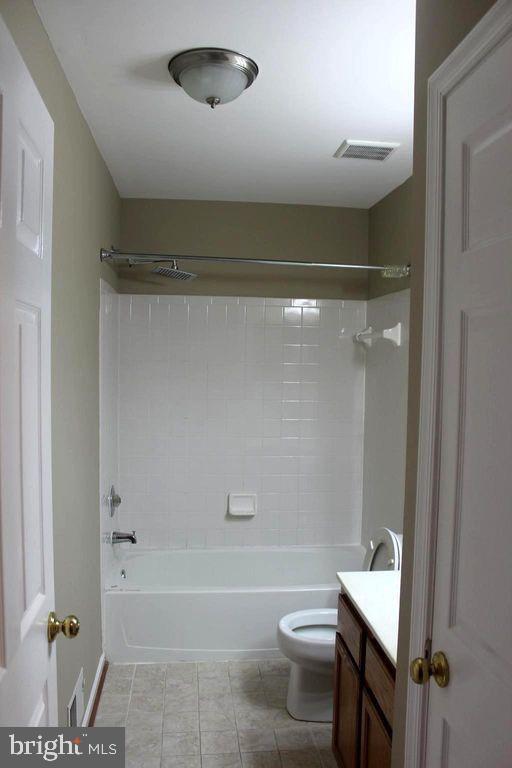 Building Photo - 42886 Nashua St