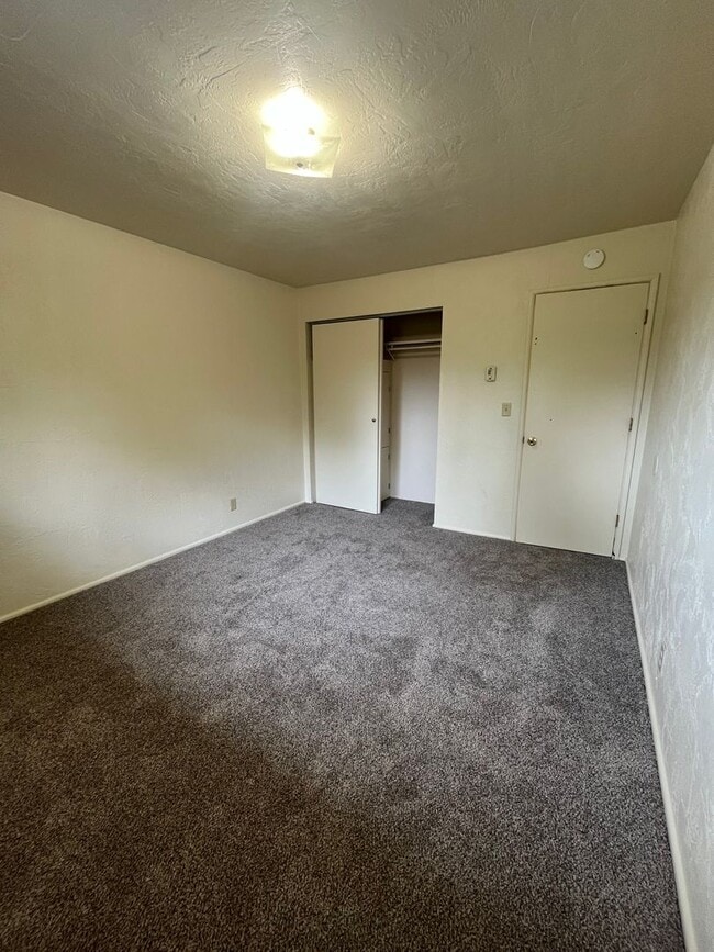 Building Photo - 1-Bedroom 1-Bathroom apartment in Eugene