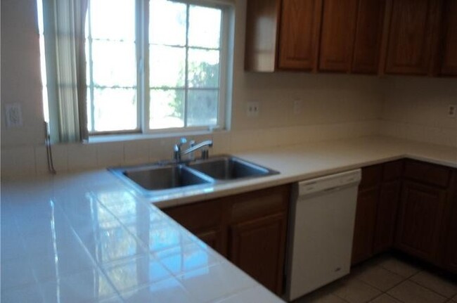 Building Photo - LIVE THE DREAM IN A PRIVATE HOA COMMUNITY ...