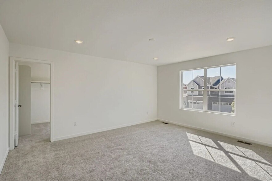 Building Photo - 6699 Juniper Dr