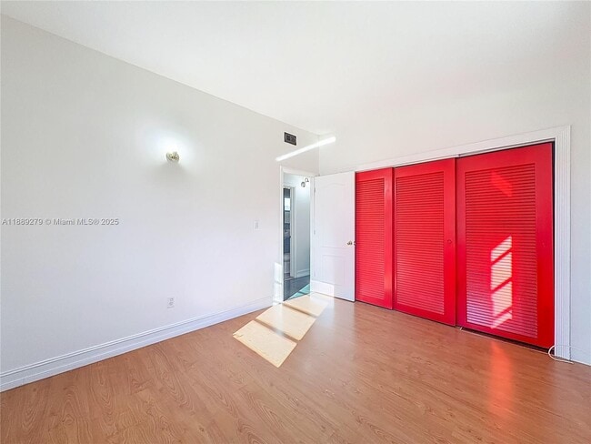 Building Photo - 4161 NE 15th Terrace