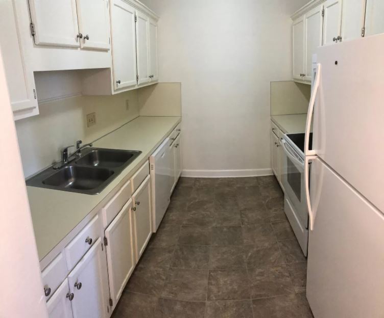 Kitchen - 308 N Green St