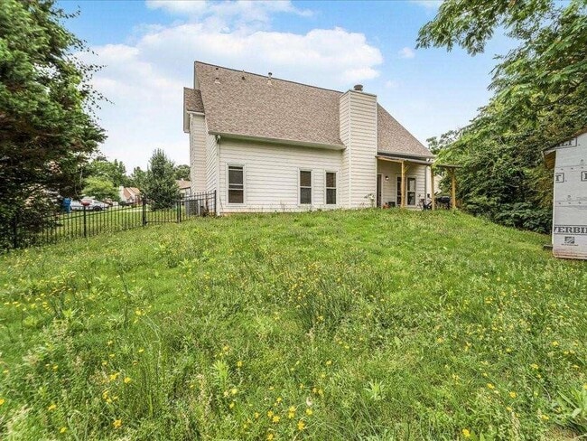 Building Photo - 3042 Oak Vista Way SW